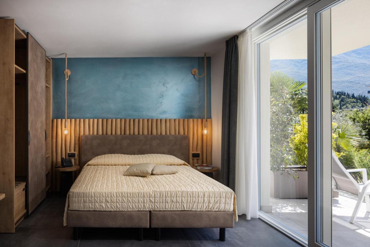Aris Apartments & Sky Pool - Tonelli Hotels - Adult Friendly Riva del Garda Kültér fotó