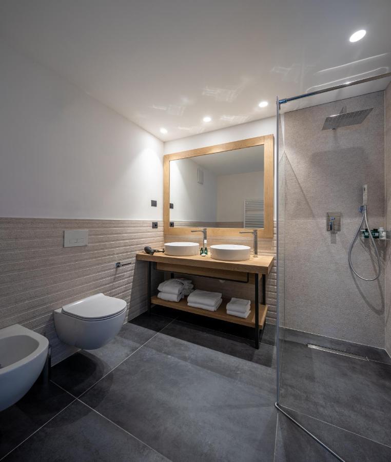 Aris Apartments & Sky Pool - Tonelli Hotels - Adult Friendly Riva del Garda Kültér fotó