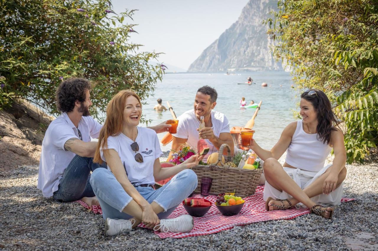 Aris Apartments & Sky Pool - Tonelli Hotels - Adult Friendly Riva del Garda Kültér fotó
