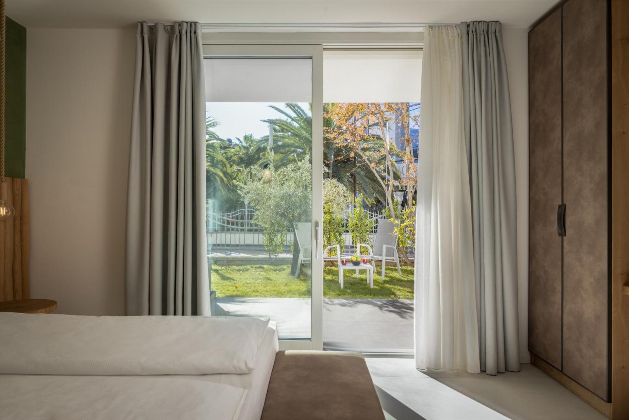 Aris Apartments & Sky Pool - Tonelli Hotels - Adult Friendly Riva del Garda Szoba fotó