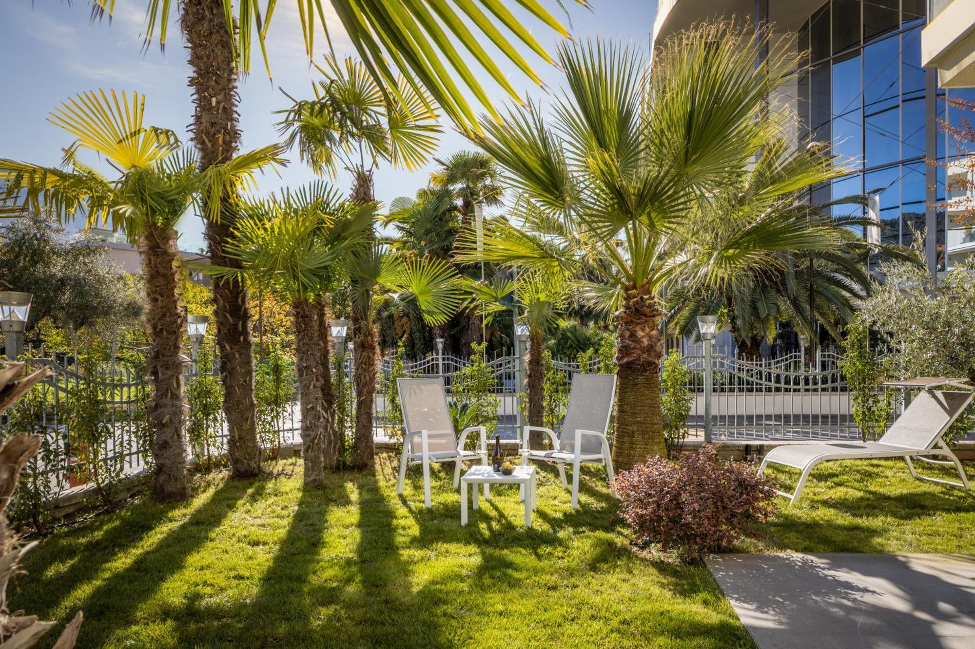 Aris Apartments & Sky Pool - Tonelli Hotels - Adult Friendly Riva del Garda Szoba fotó